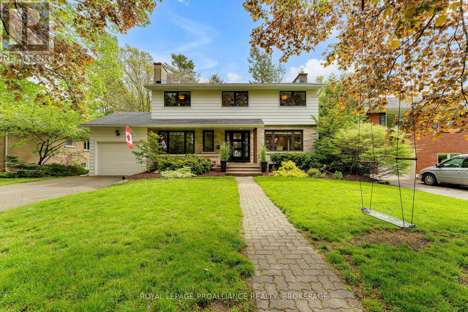 29 HILLCROFT DRIVE - 2