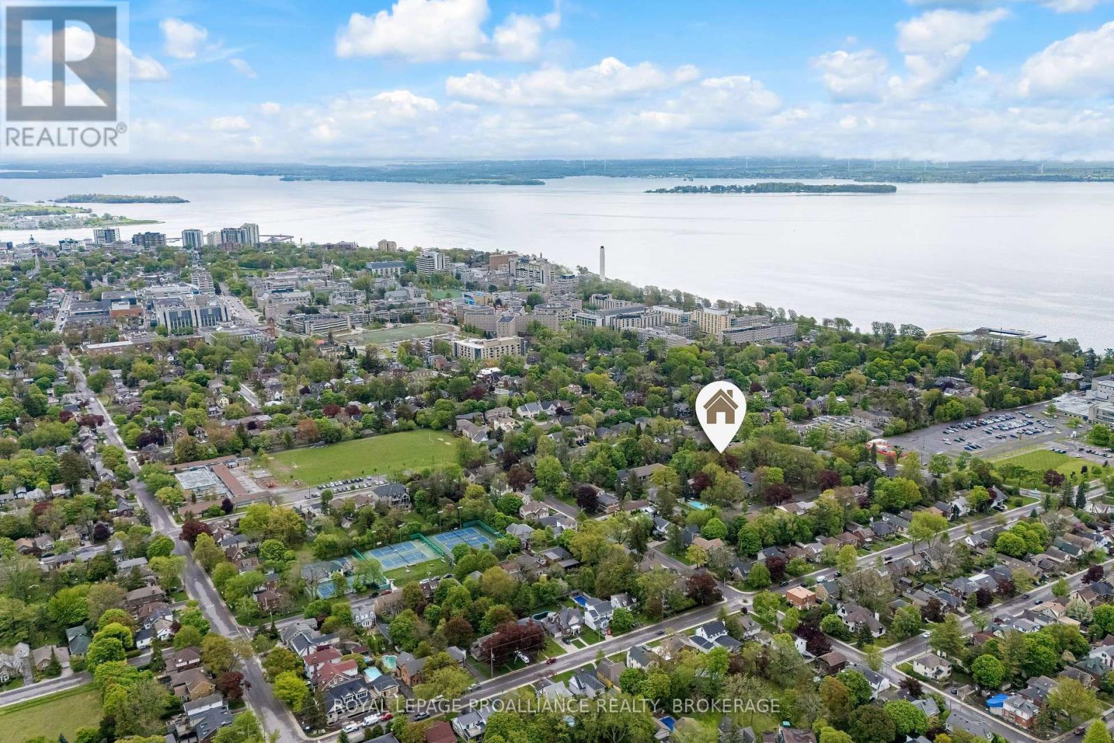 29 HILLCROFT DRIVE - 4