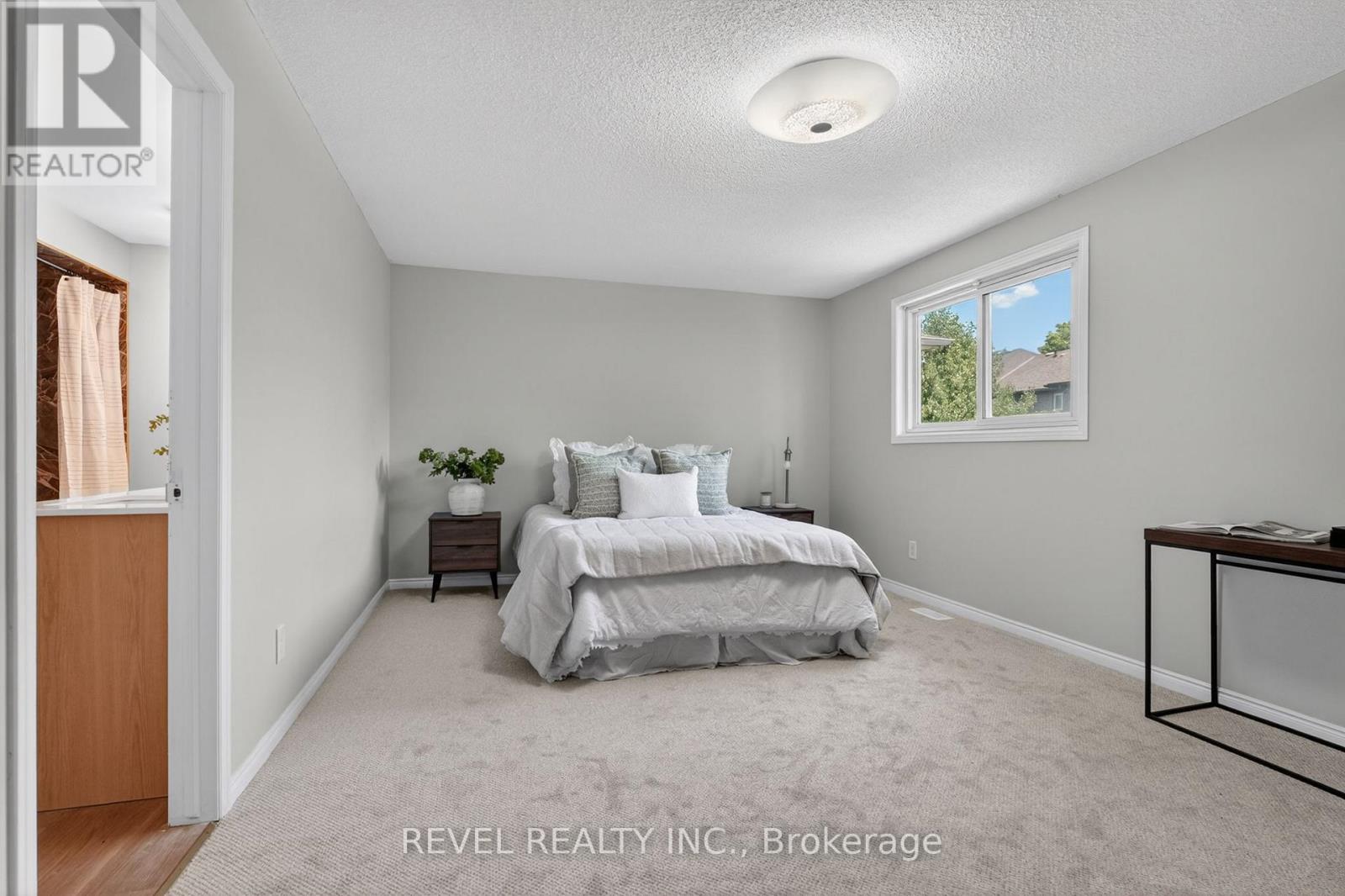 79 LYNNETTE DRIVE - 14