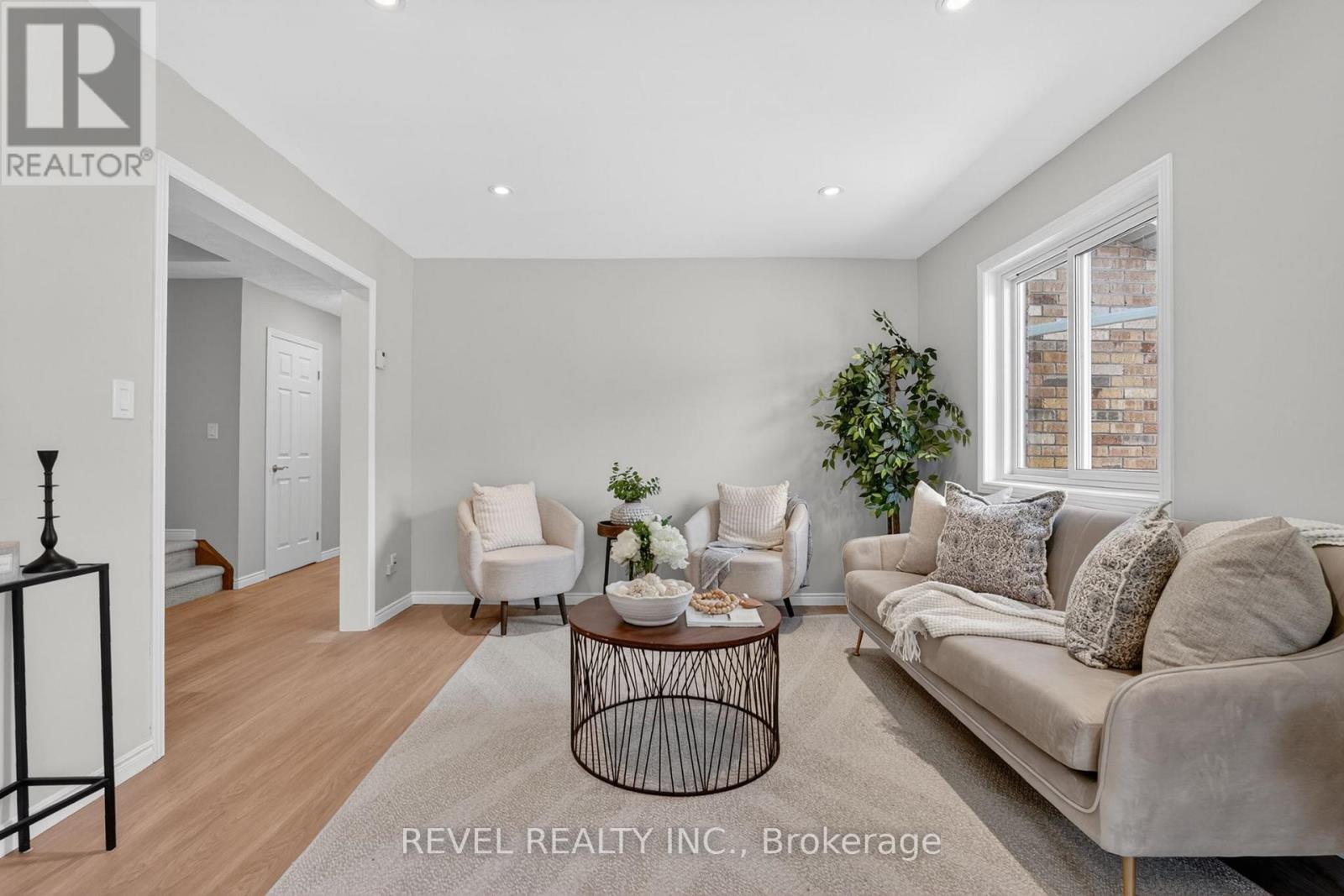 79 LYNNETTE DRIVE - 5