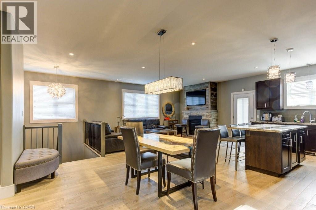 30 LAKESHORE Road - 11