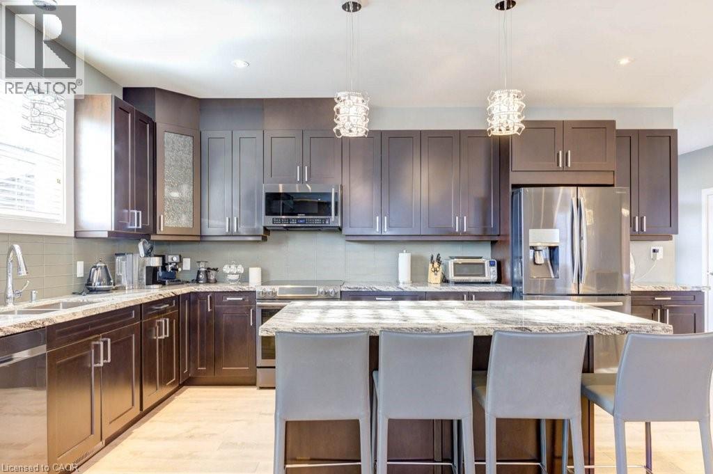 30 LAKESHORE Road - 12