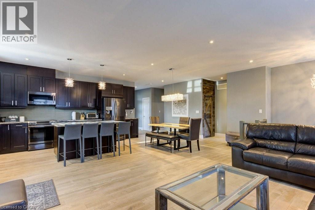 30 LAKESHORE Road - 13