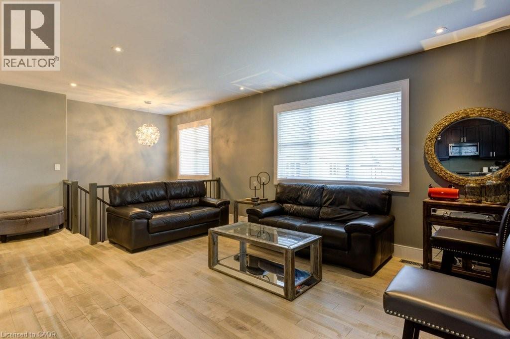 30 LAKESHORE Road - 14