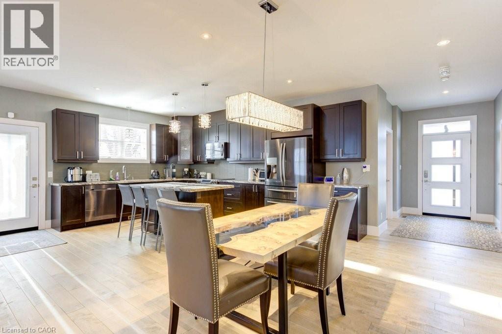 30 LAKESHORE Road - 17