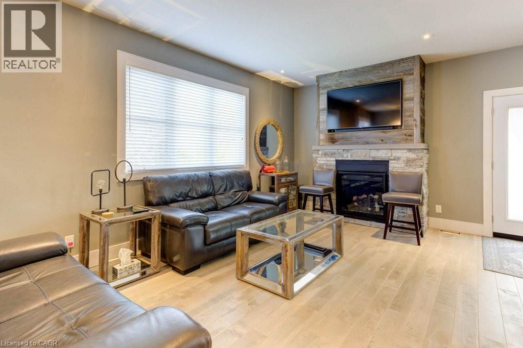 30 LAKESHORE Road - 19