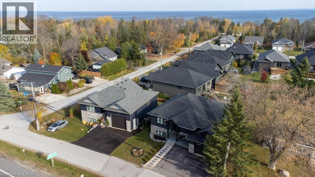 30 LAKESHORE Road - Image 2