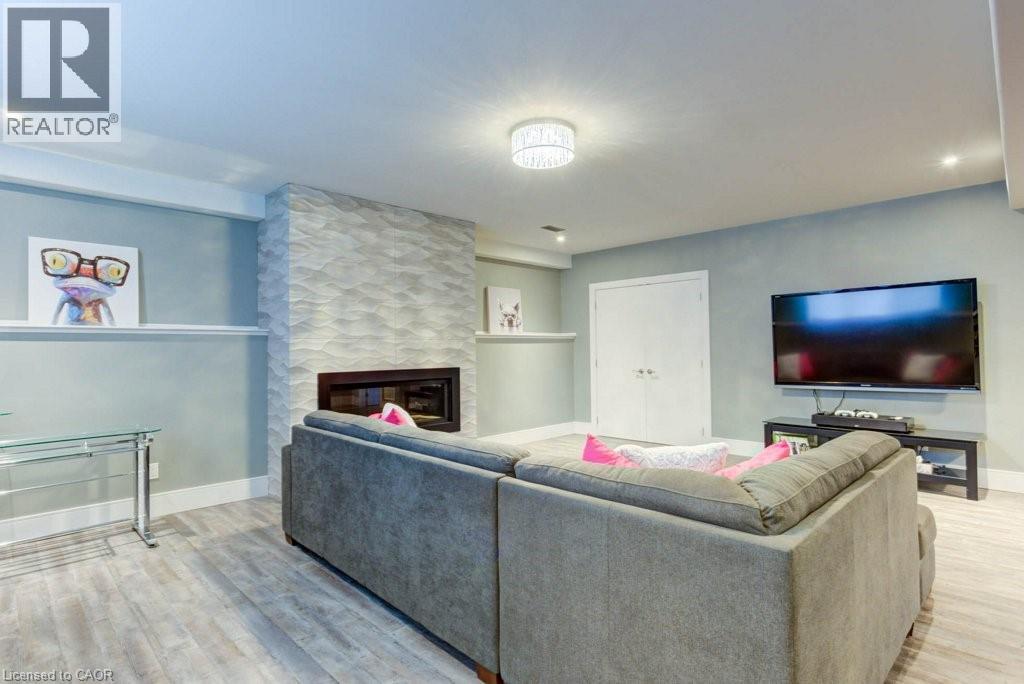 30 LAKESHORE Road - 28