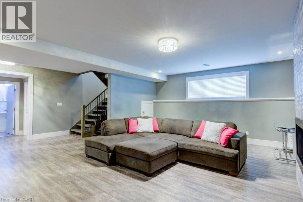 30 LAKESHORE Road - 29