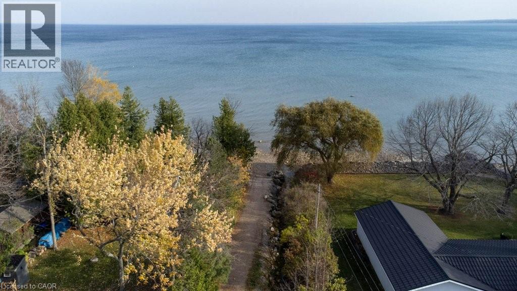 30 LAKESHORE Road - 30