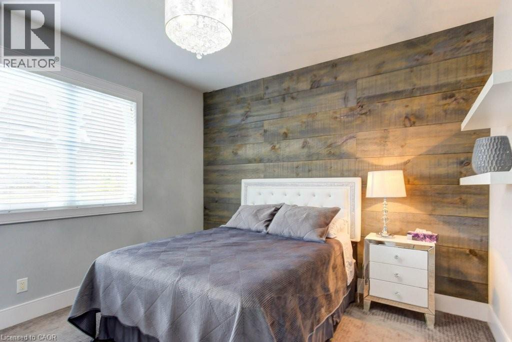 30 LAKESHORE Road - 35