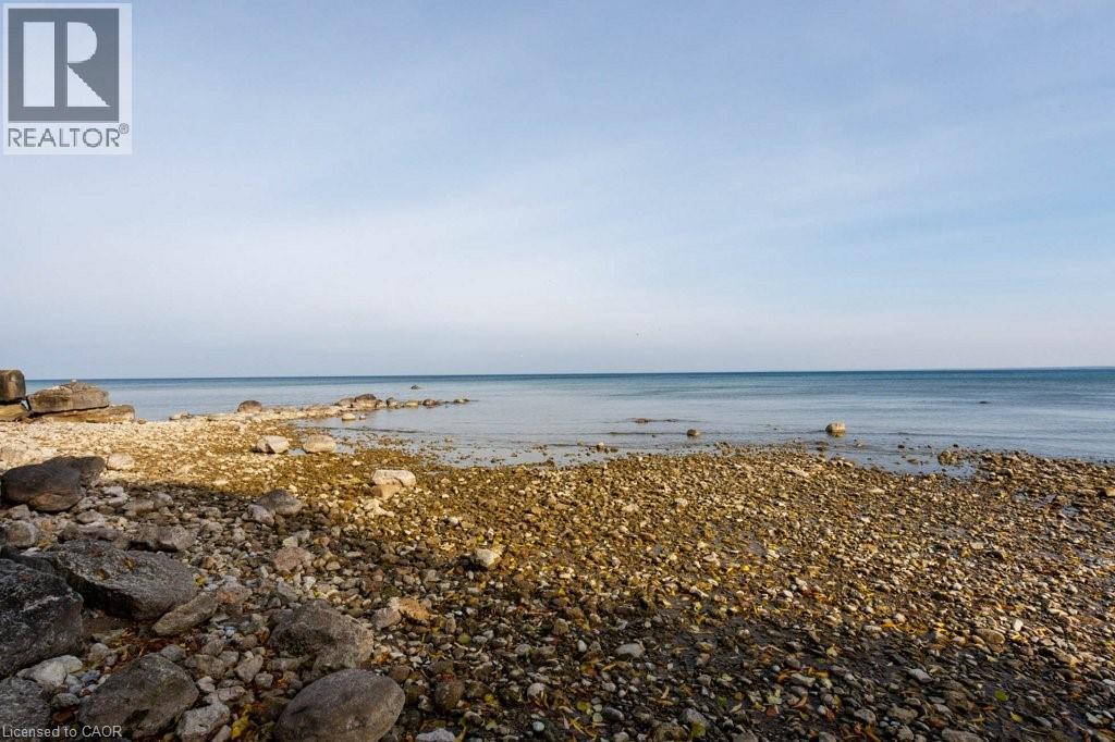 30 LAKESHORE Road - 43