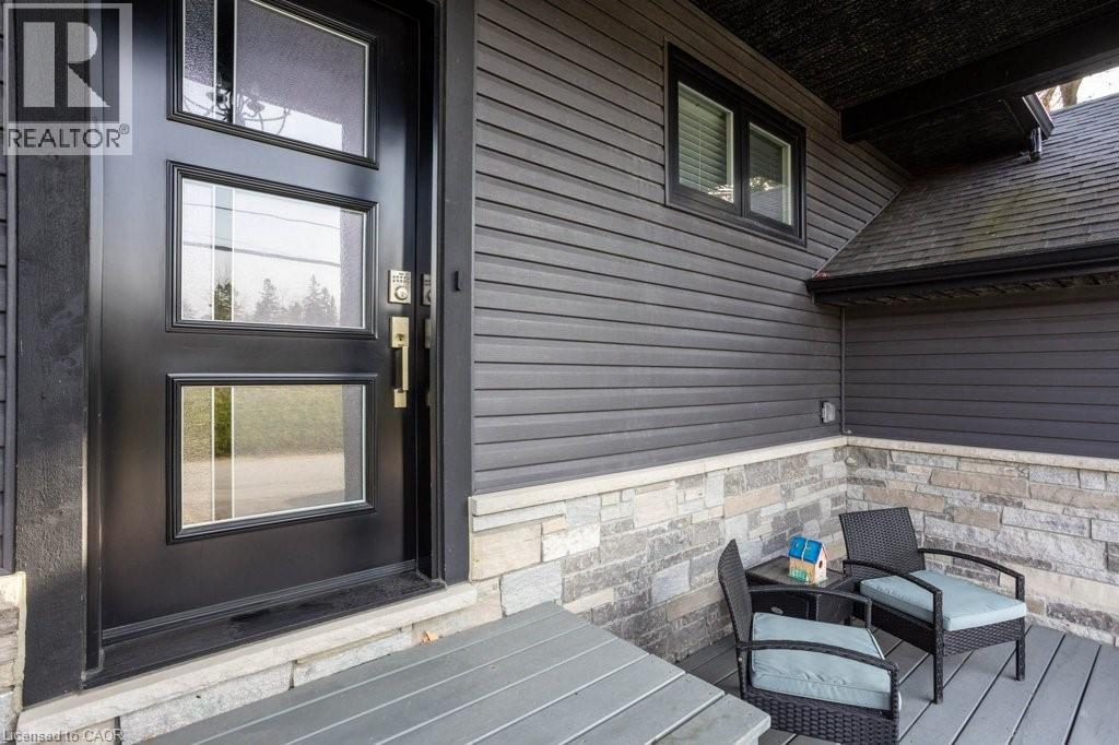 30 LAKESHORE Road - 5