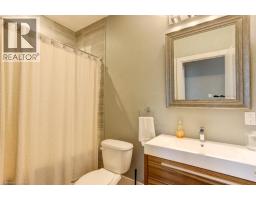 30 Lakeshore Road, Wasaga Beach, ON L9Z2Y3 Photo 22