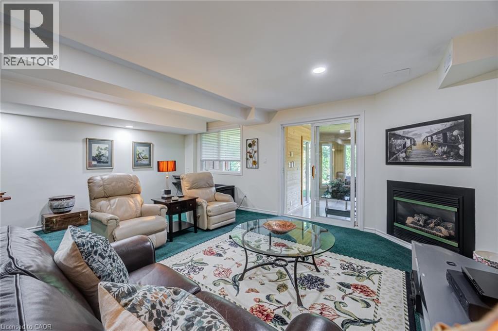 2295 KINGFISHER Court - 33