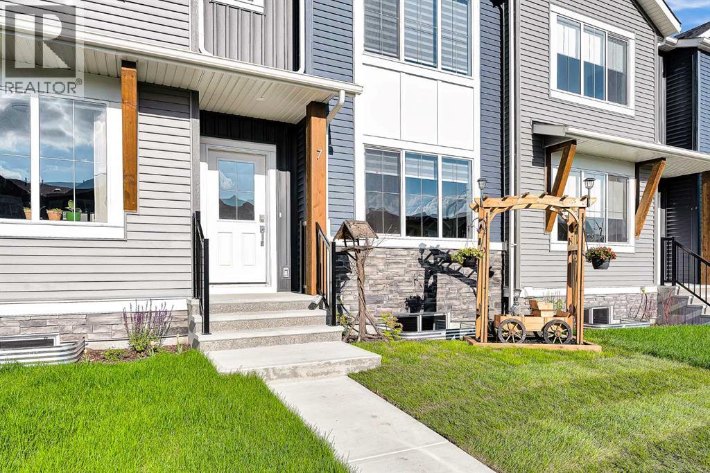 7 Emberside Park, Cochrane