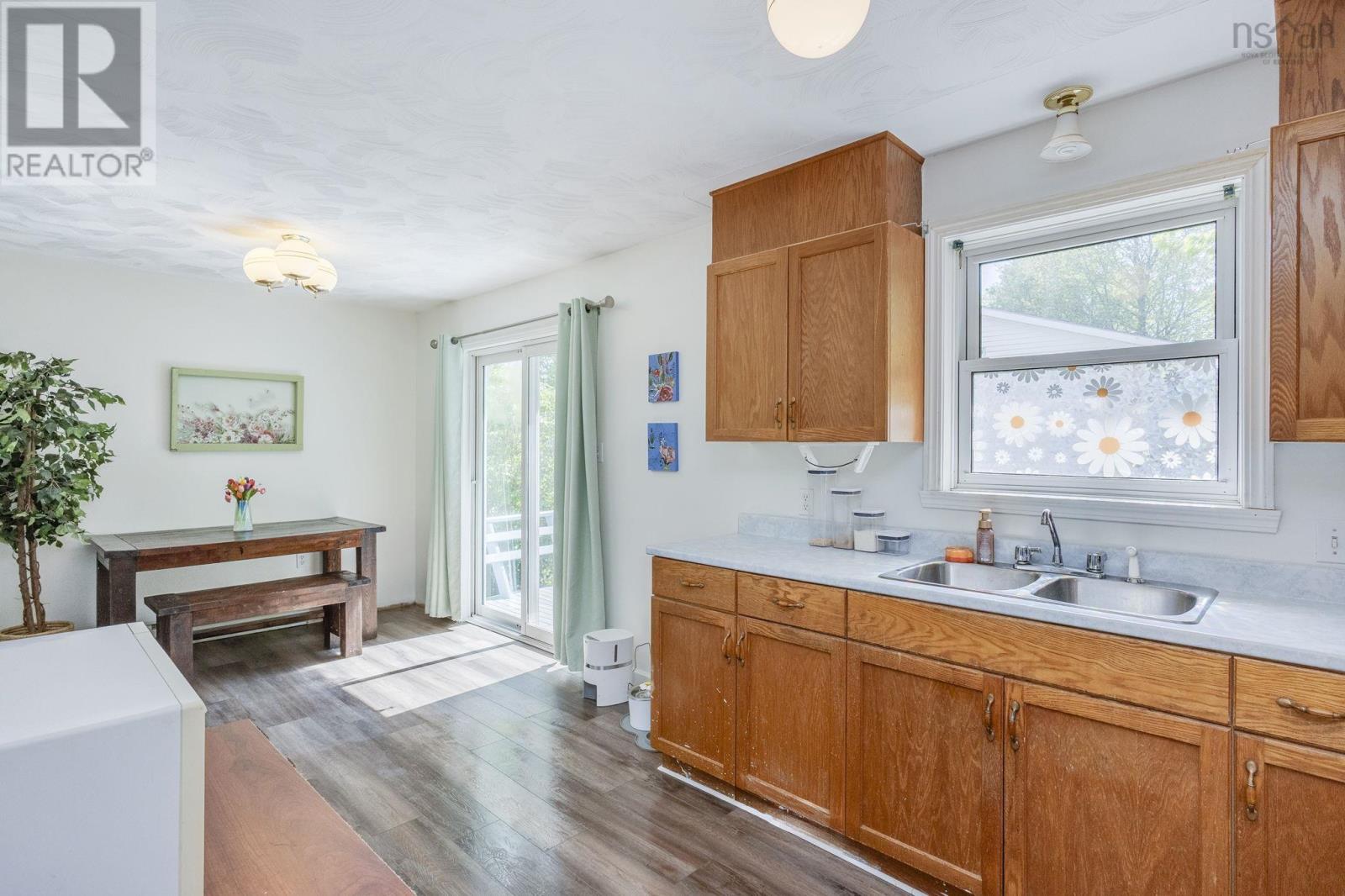 5 Maplewood Lane - 5