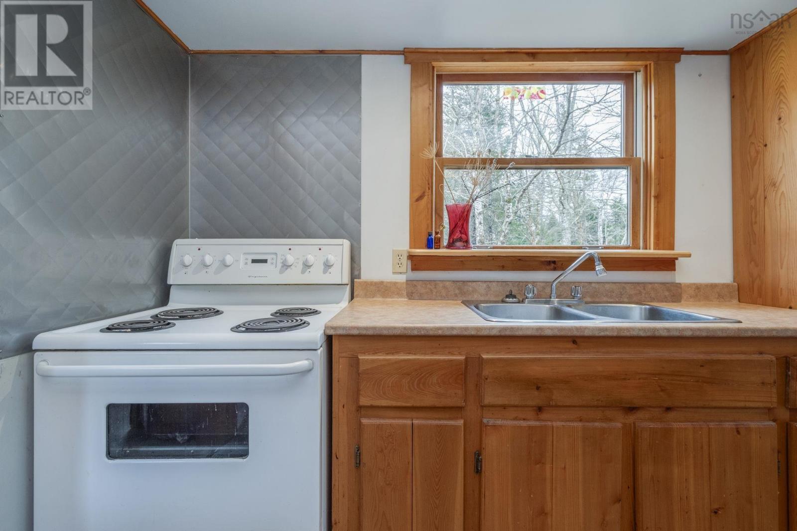 882 Warwick Mountain Road - 8