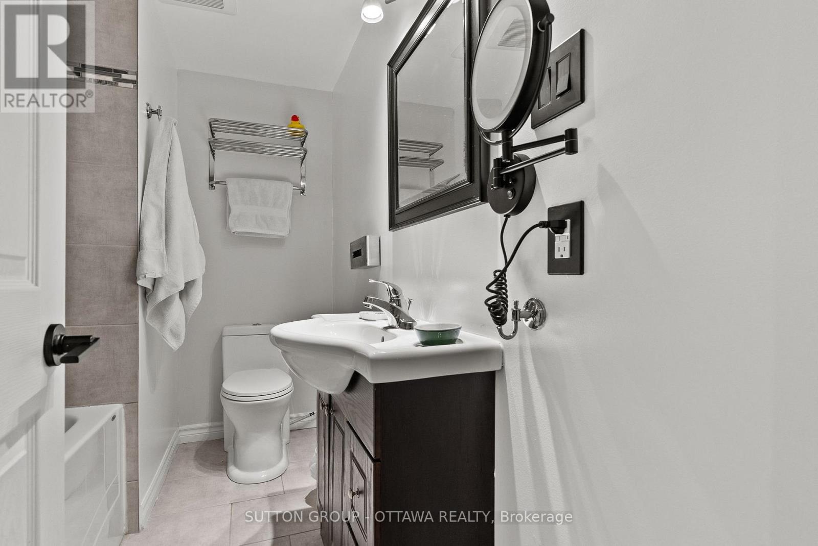 2461 ALTA VISTA DRIVE - 38