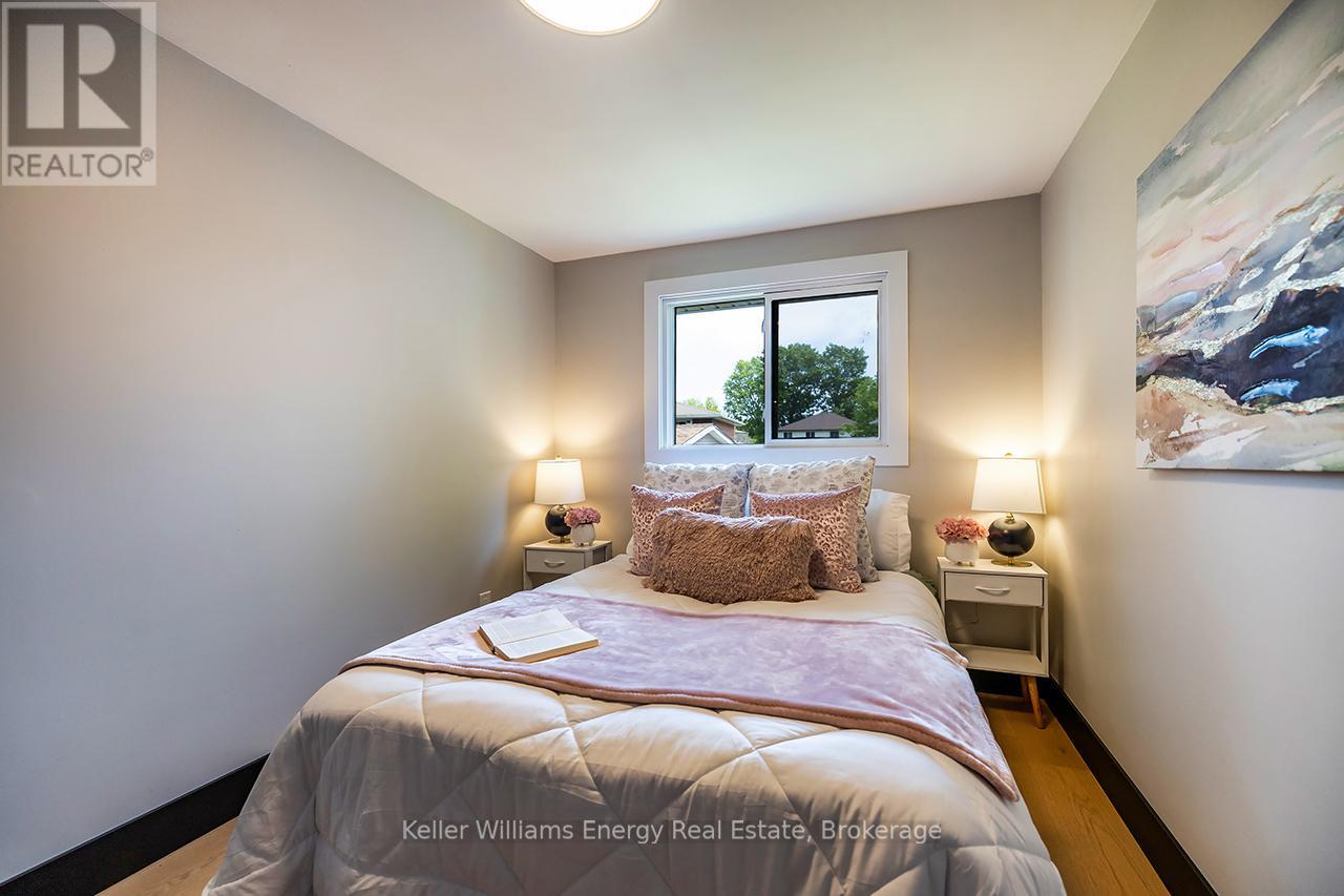 1281 OXFORD STREET - 23