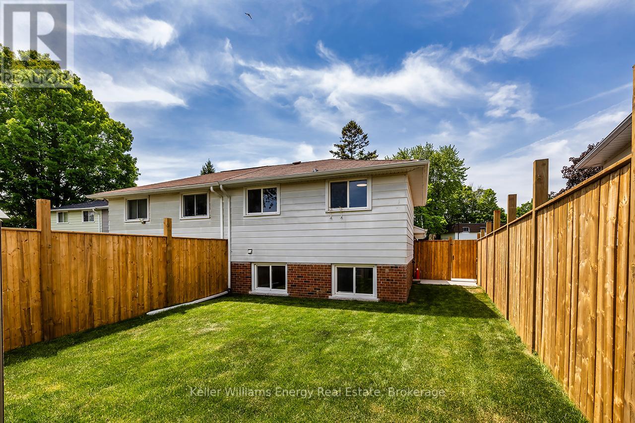 1281 OXFORD STREET - 36
