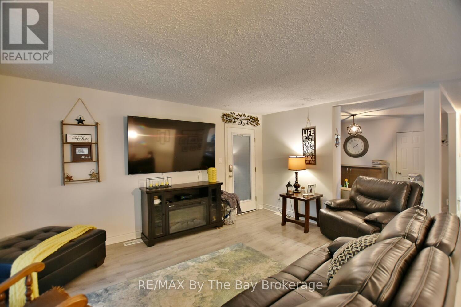 60 57TH STREET S - 14