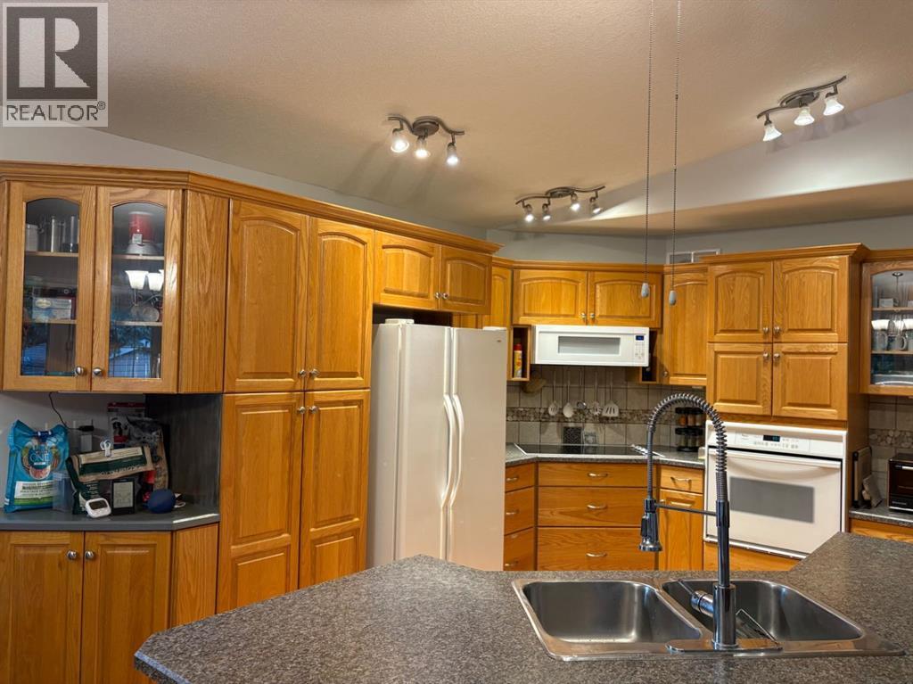 5316 43 Street — photo 8