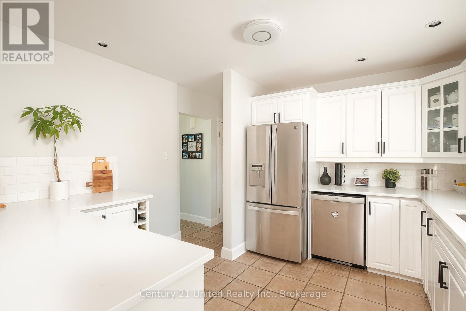 1233 FRANKLIN DRIVE - 12