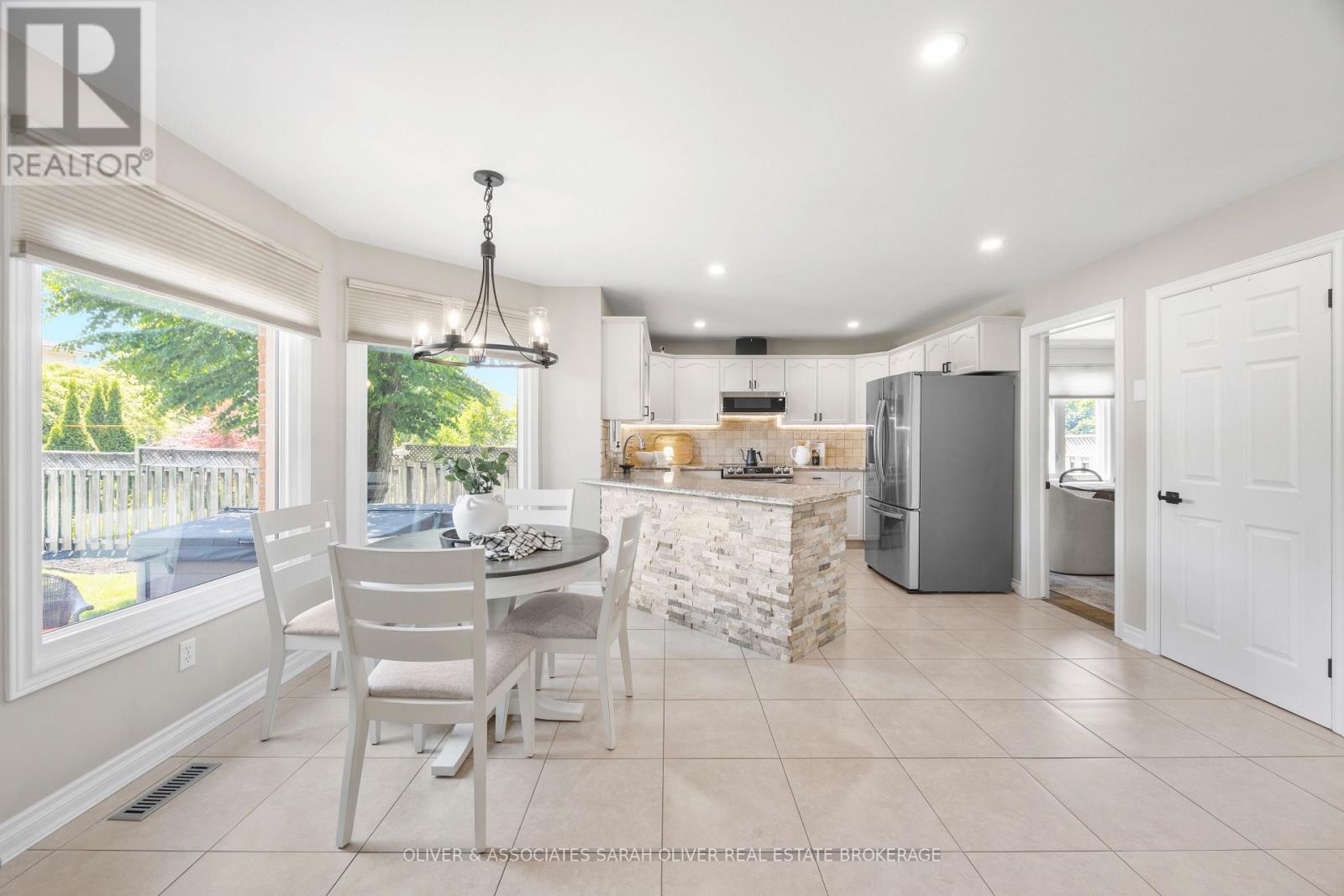 245 ENSIGN CRESCENT - 3