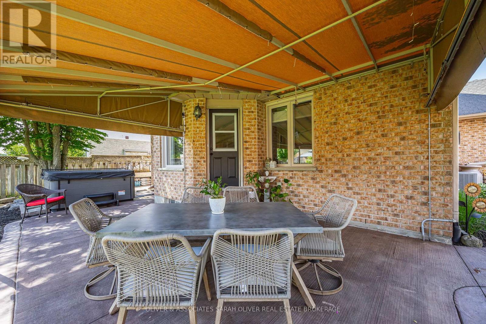 245 ENSIGN CRESCENT - 34