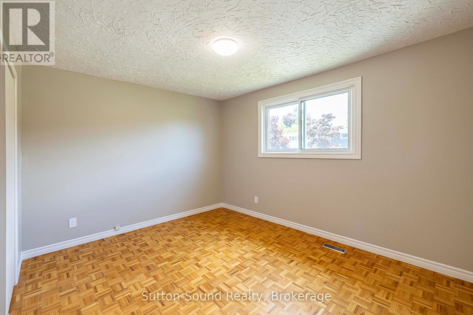 1038 11TH STREET E - 15