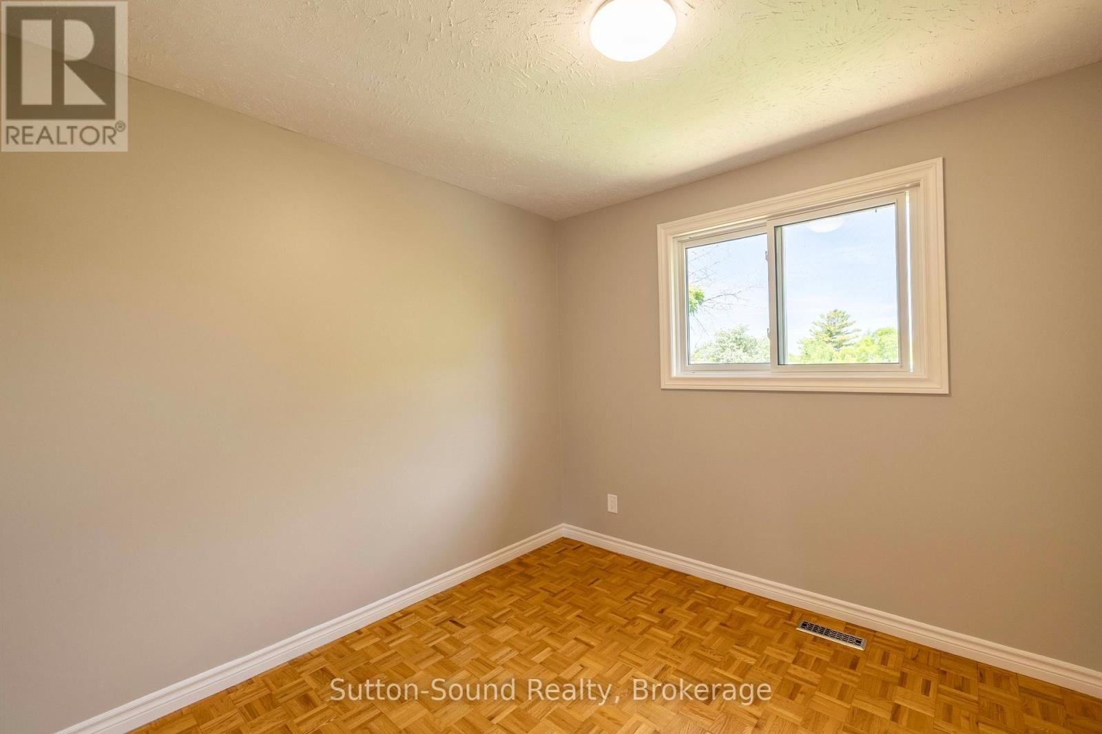 1038 11TH STREET E - 19