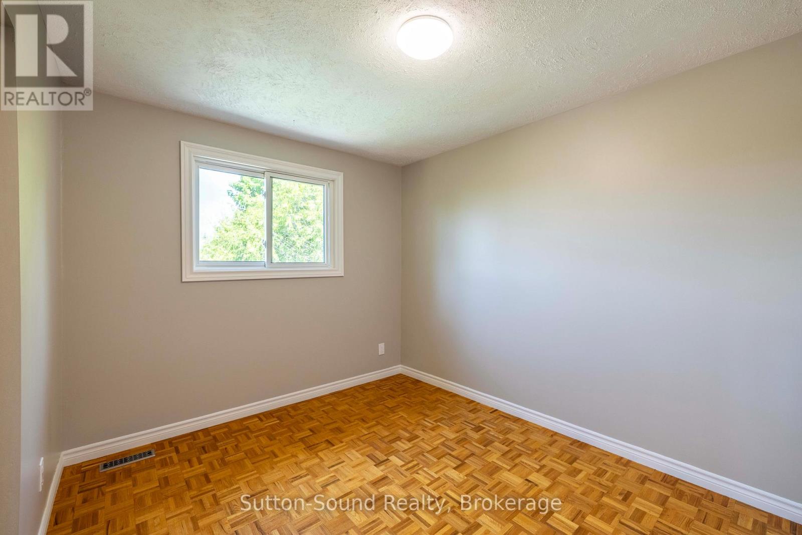 1038 11TH STREET E - 21