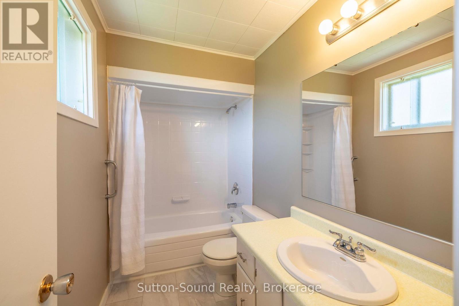 1038 11TH STREET E - 23