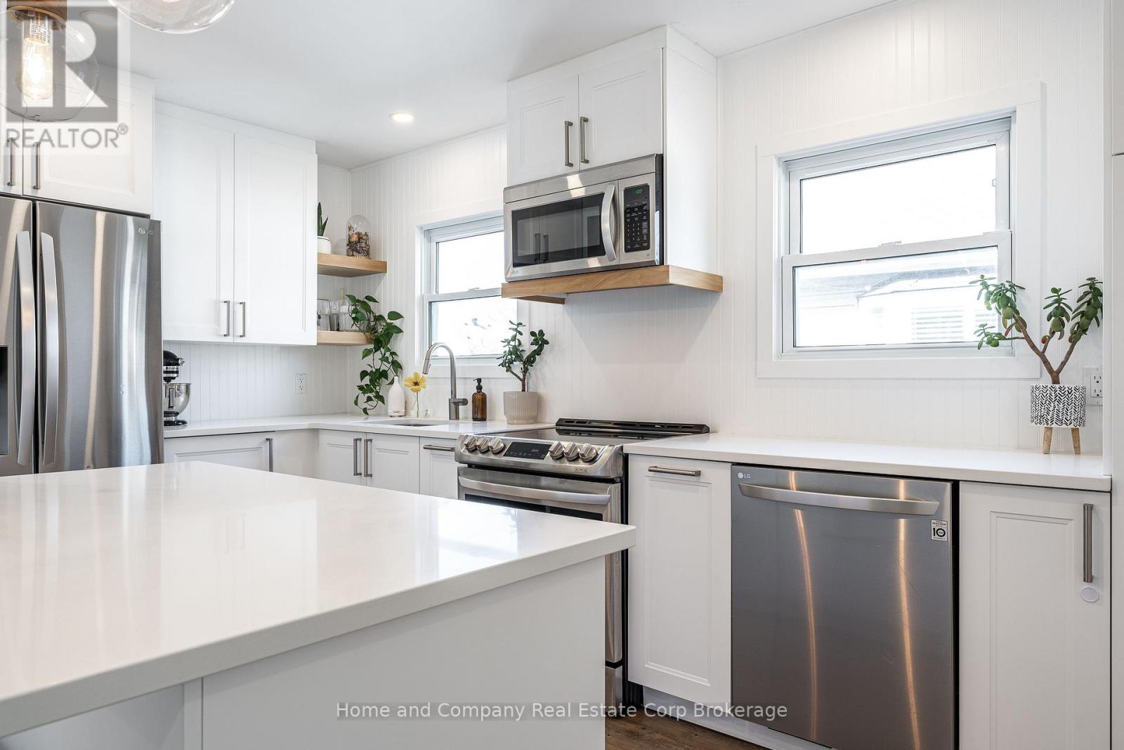 577 ALBERT STREET - 10