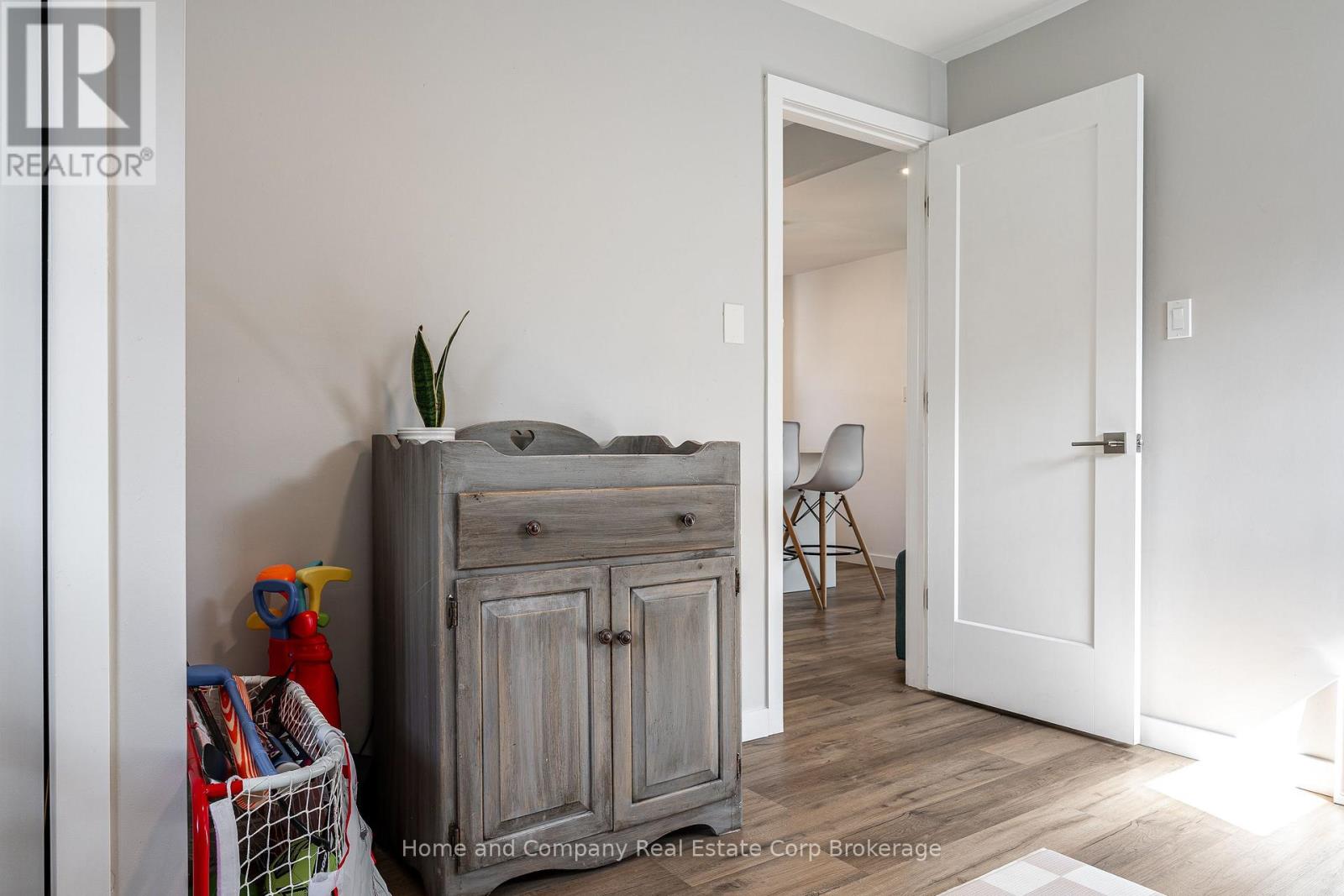 577 ALBERT STREET - 15