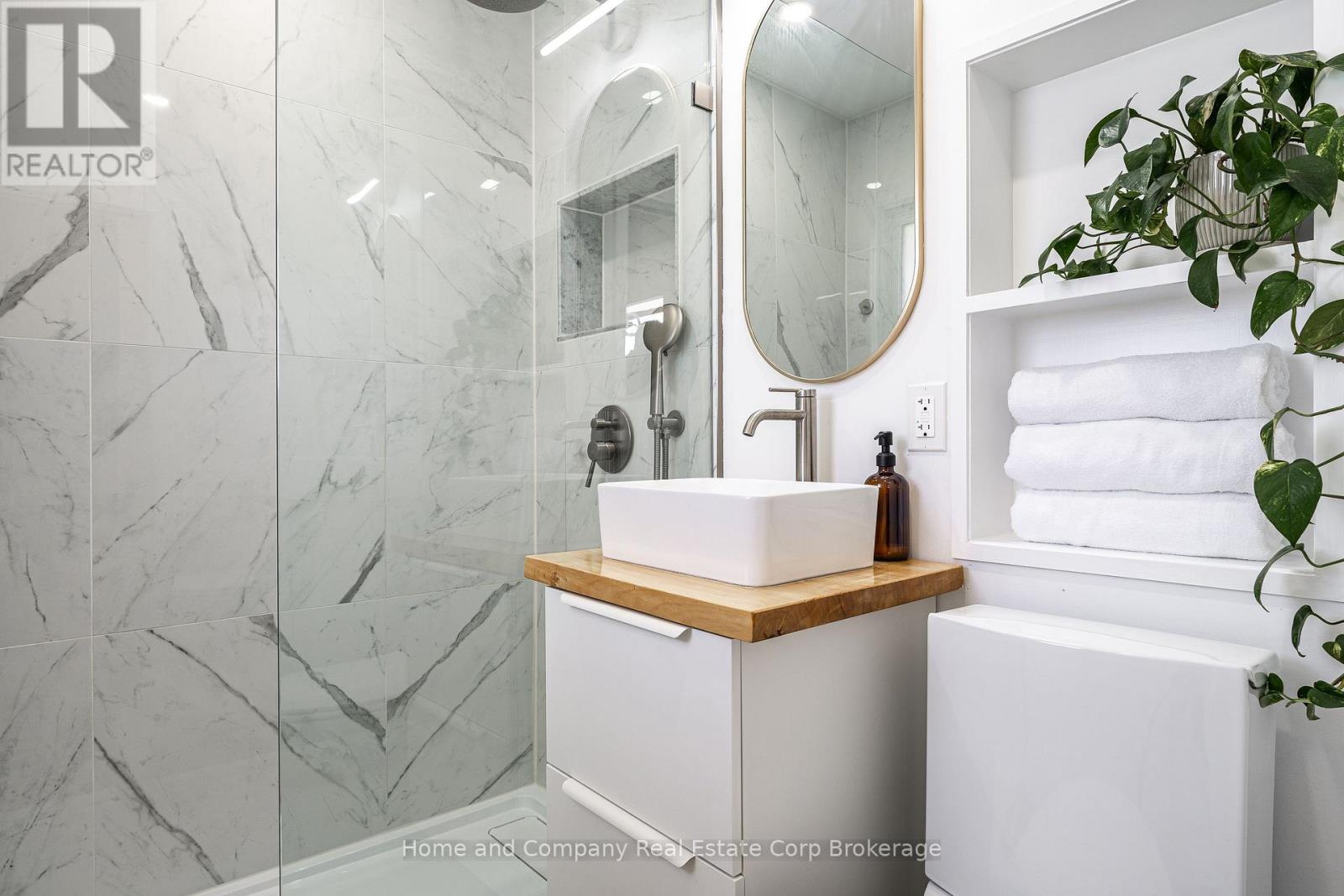 577 ALBERT STREET - 16