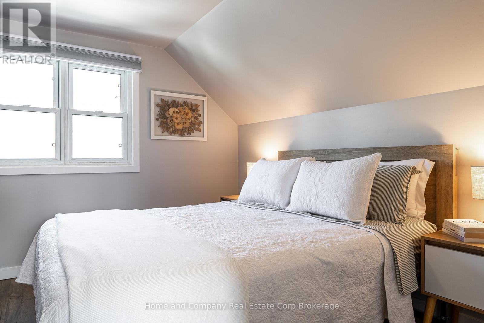 577 ALBERT STREET - 21