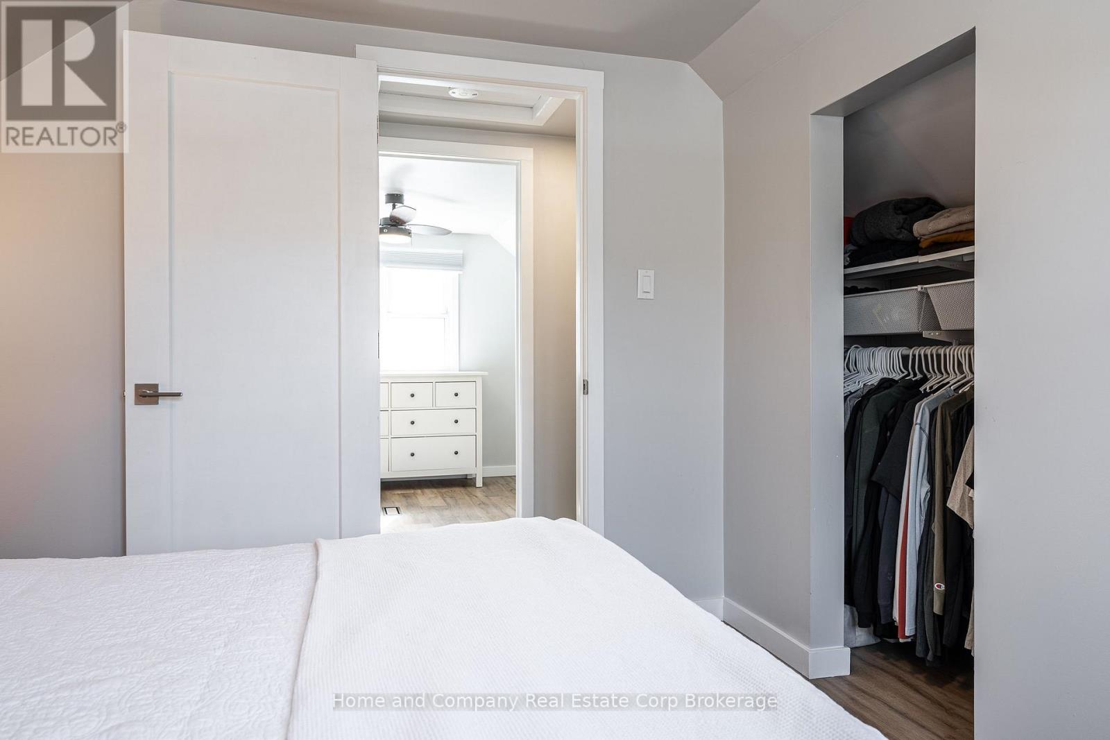 577 ALBERT STREET - 23