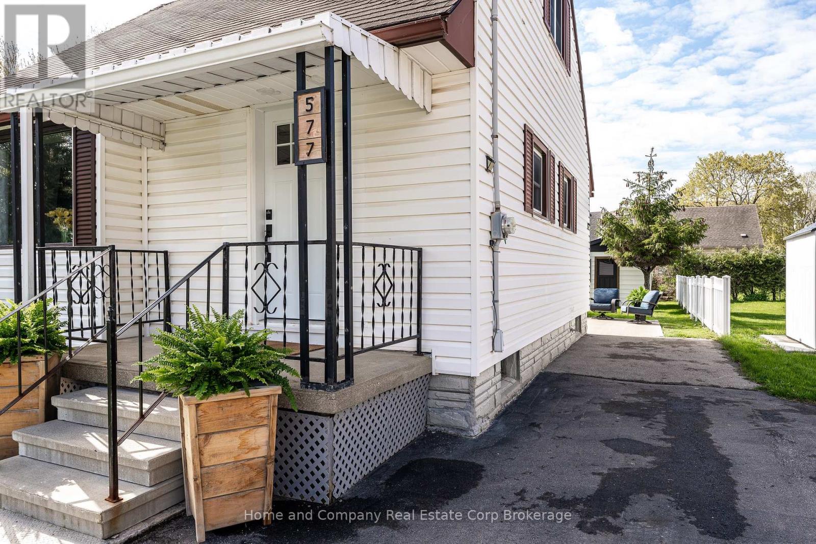 577 ALBERT STREET - 24