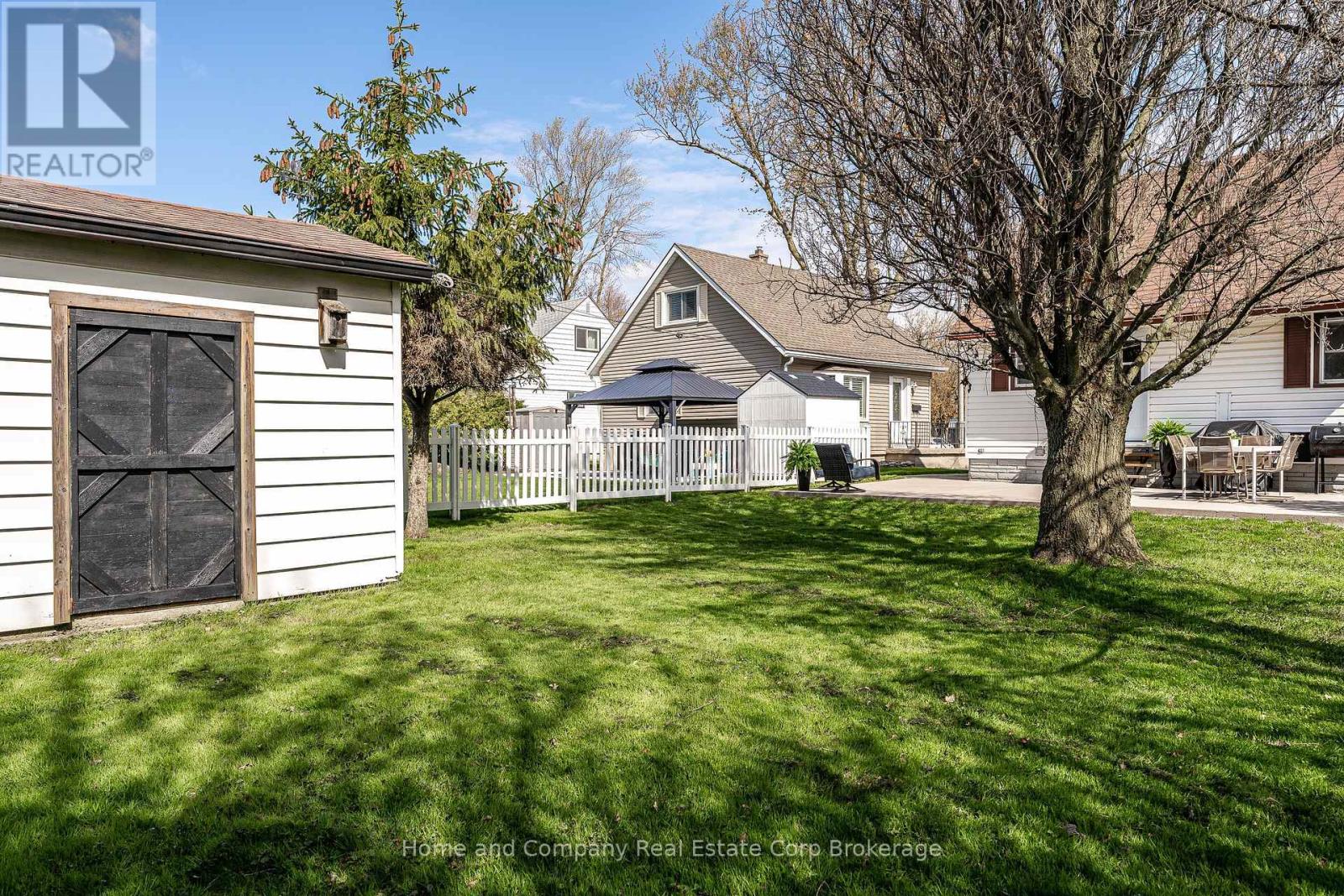 577 ALBERT STREET - 29