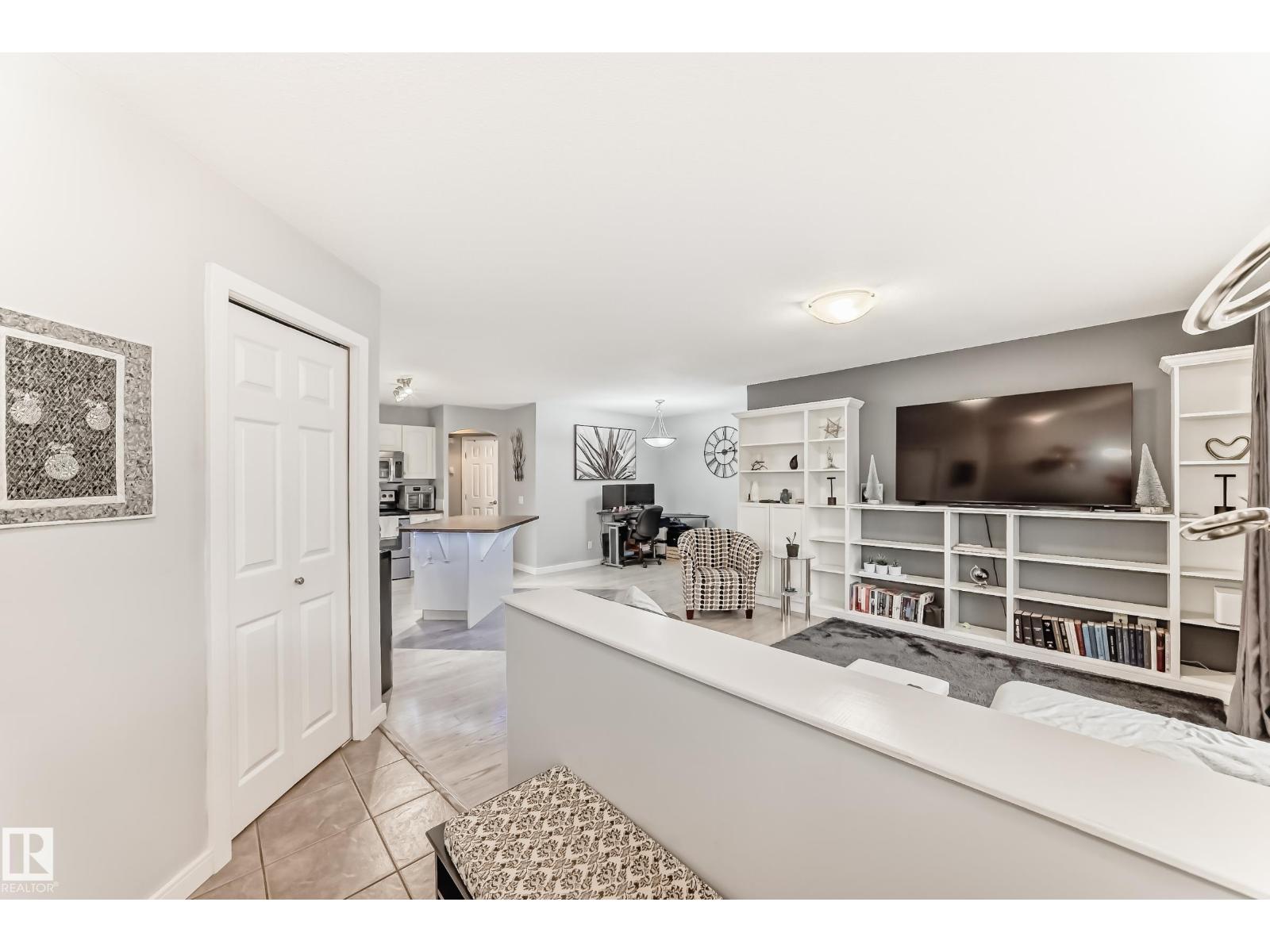 #53 150 EDWARDS DR SW - 4