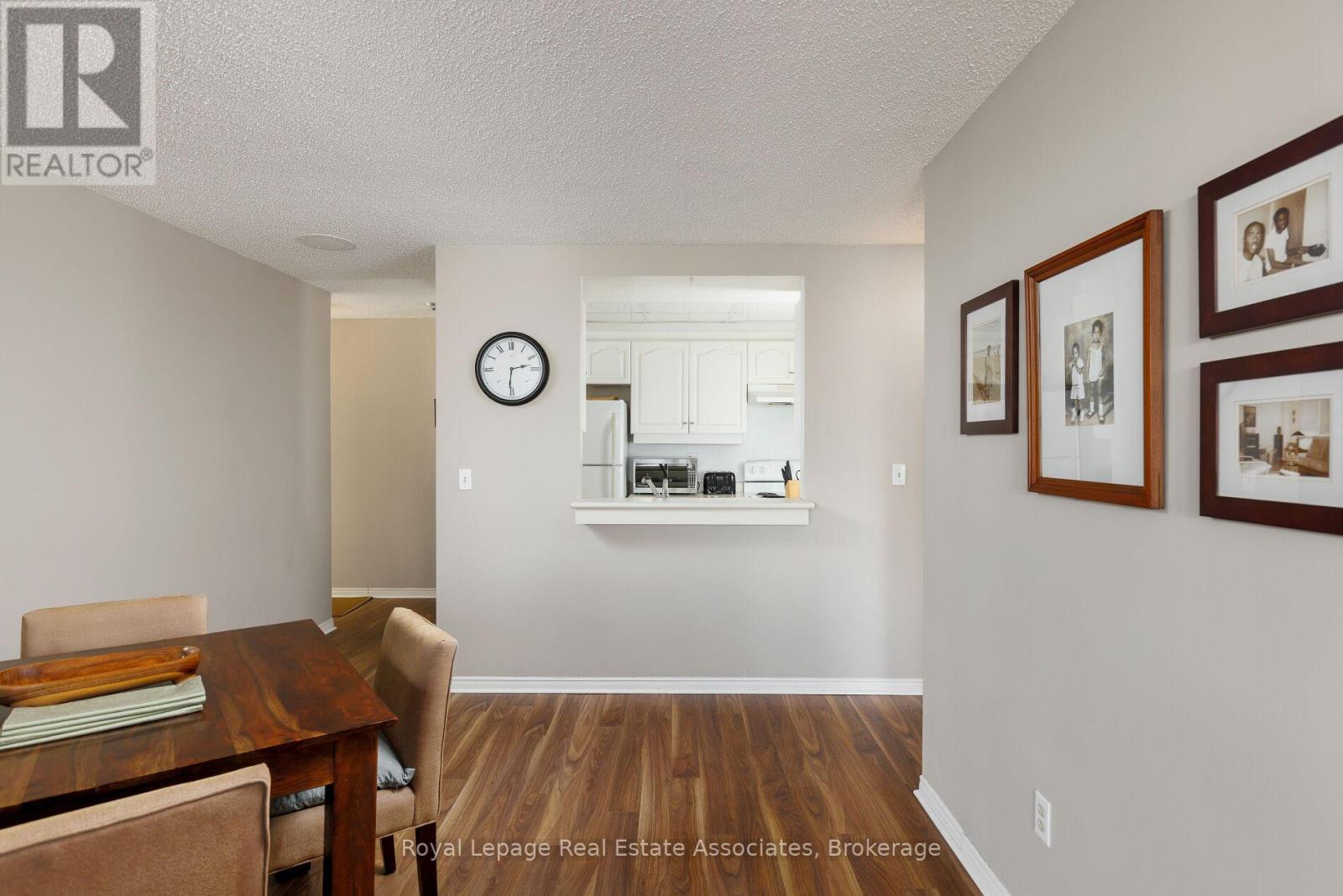 #411 7 CONCORDE PLACE - 12