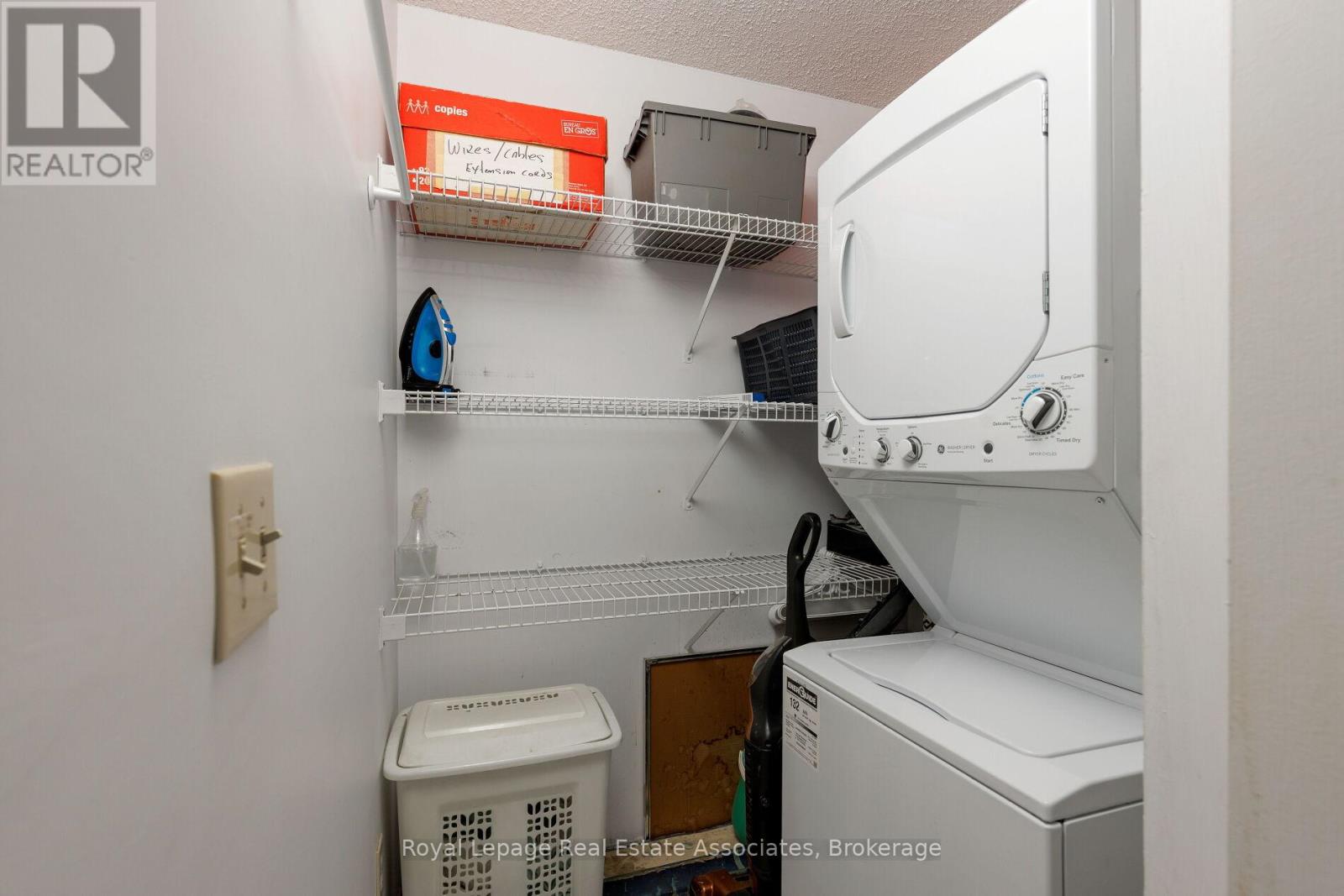 #411 7 CONCORDE PLACE - 21