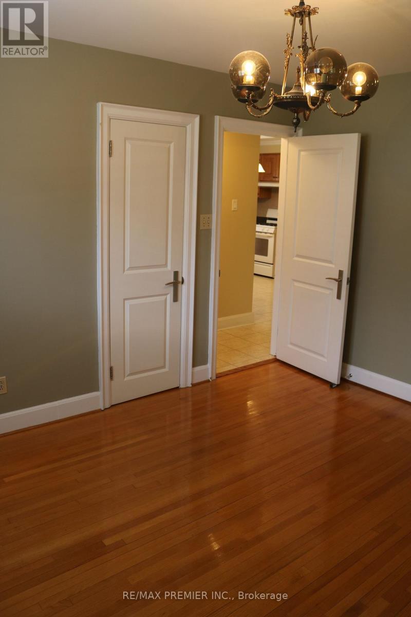 221 COCKSFIELD AVENUE - 15