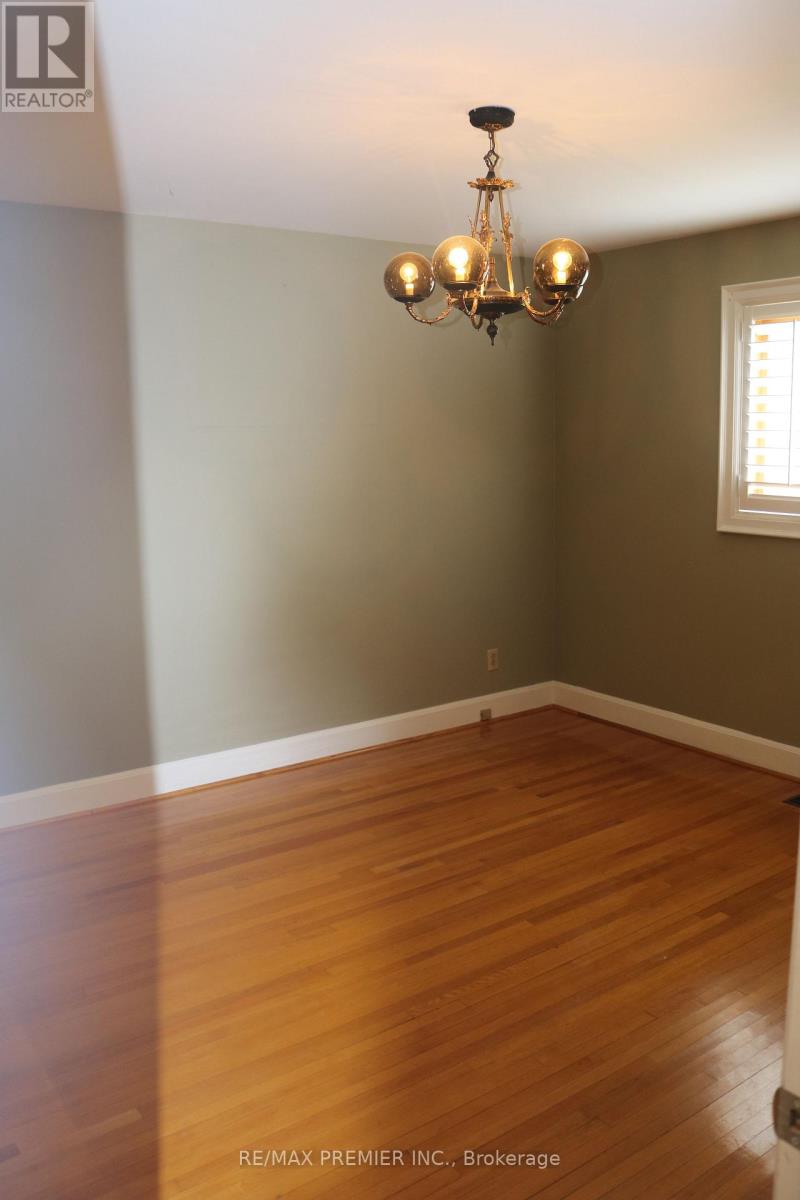 221 COCKSFIELD AVENUE - 16