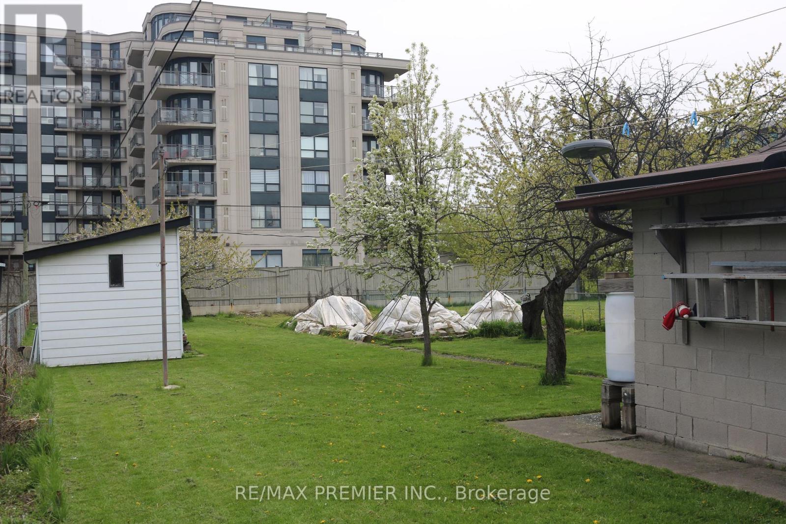 221 COCKSFIELD AVENUE - 4