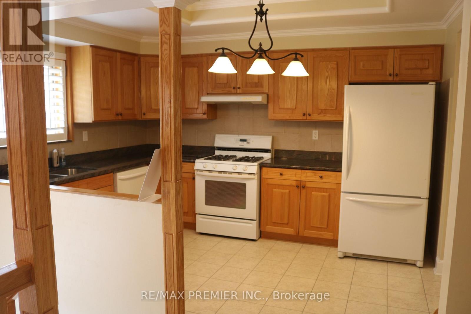221 COCKSFIELD AVENUE - 7