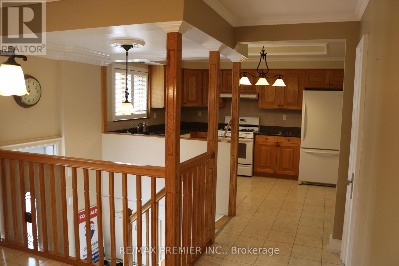 221 COCKSFIELD AVENUE - 8