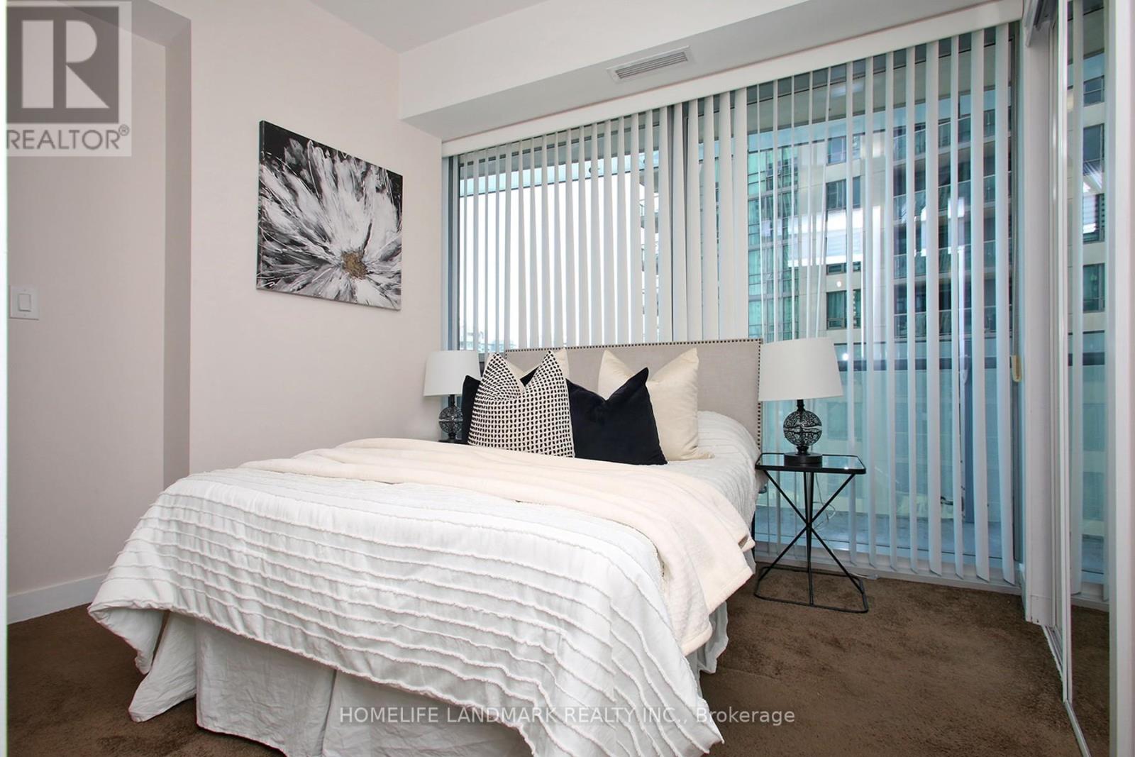 #1504 12 YORK STREET - 13
